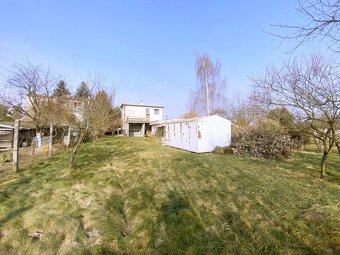 4 izbový poschodový rodinný dom s pozemkom 859 m2 v obci Lok - 8