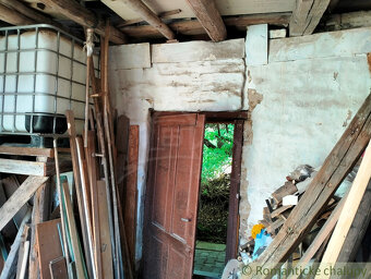 Vidiecka chalupa v pôvodnom stave na kopaniciach obce Lubi - 8