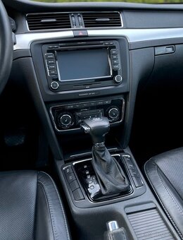 Skoda Superb Combi 2.0 TDI DSG 4X4 Elegance Max - 8