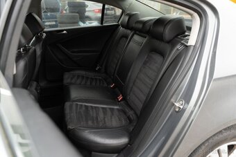 Volkswagen Passat 2.0 TDI Comfortline 4-Motion - 8