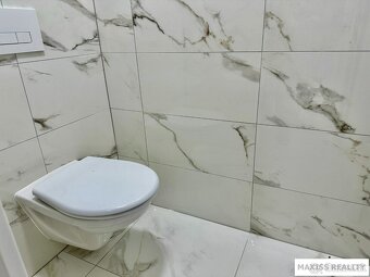Obchodný priestor prístupný z ulice v centre mesta, novostav - 8