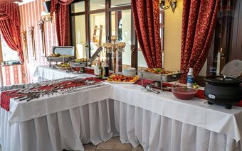 Prenájom - kompletne zariadená reštaurácia v centre Veľkého  - 8