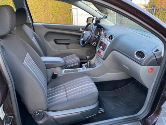 Ford Focus coupe - 8