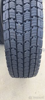 MICHELIN 295/80 R22,5 záberová REMIX - 8