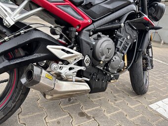 Triumph 900 speed triple - 8