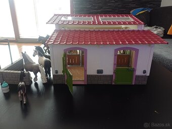 Stajňa Schleich - 8