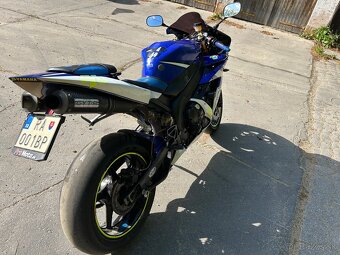 Yamaha YZF - R1 - 8