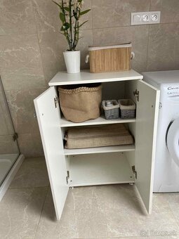 Kúpelňová skrinka - 8