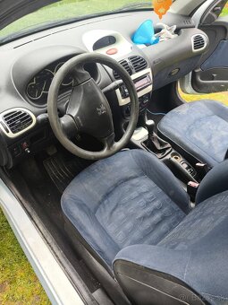 Peugeot 206 - 8