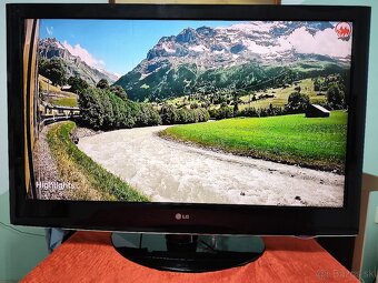 Predám LCD TV LG 42LD420 Full HD - 8
