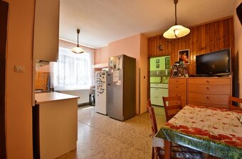 Predaj 4 izbového rod. domu Zavar vo vyhľadávanej lokalite. - 8