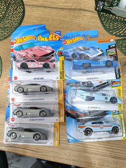 Predám Hot wheels - 8