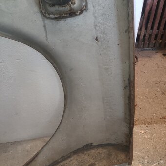 Predný pravý blatník škoda 100 - 8