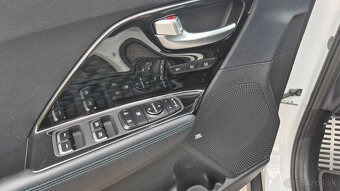 KIA Niro EV 64.8 kWh Platinum mod.2022 v záruke - 8