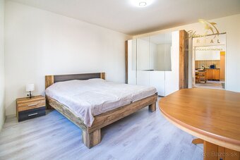 PEKNÝ 3iz. DOM S KRÁSNYM VÝHĽADOM NA PARČÍK - 8