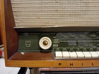 Predám staré elektrónkové rádio Philips - 8