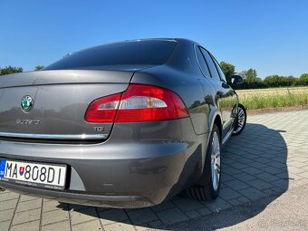 Škoda Superb 2.0 TDI CR 140k Ambition + extra výbava - 8