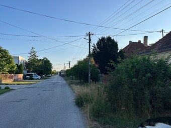Na predaj: stavebný pozemok 1 358 m² – Okoč (okres Dunajská - 8