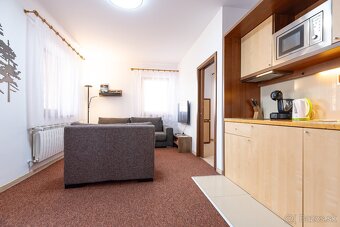 EXKLUZÍVNE Ponúkame na predaj 2 izbový apartmán - 8