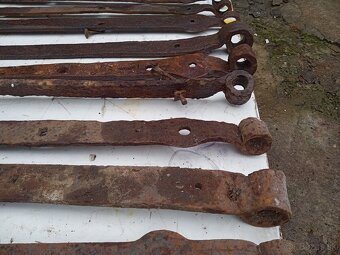 Staré pánty kus 3e - 8