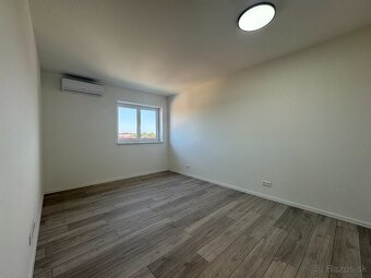 Slnečný 2-izbový byt na prenájom v centre Malaciek - 8