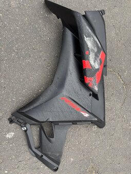 Aprilia RSV4 2023 - 8