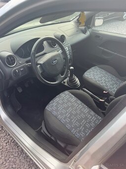 Ford Fiesta - 8