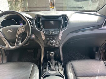 Hyundai Santa Fe 4X4 2,2 CRDI 145KW A/T 7 miestne - 8