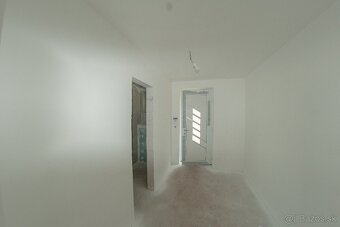 ponúkame na predaj 3 moderné novostavby - 8