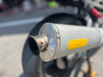 Suzuki GSXR 750 K2 - 8