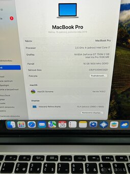 Apple MacBook Pro - 8