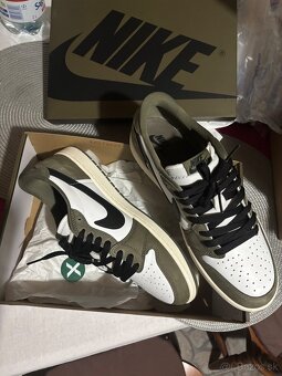 Nike Air Jordan 1 Retro Low Medium Olive - 8