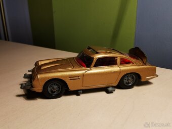 Corgi toys Aston Martin DB4 James Bond 2 - 8