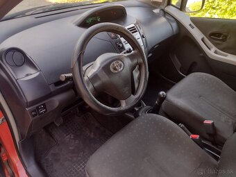 Predám Toyota Yaris 1.3 VVTI 64kw s klímou - 8