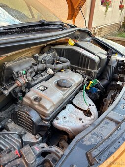 Peugeot 207 - 8