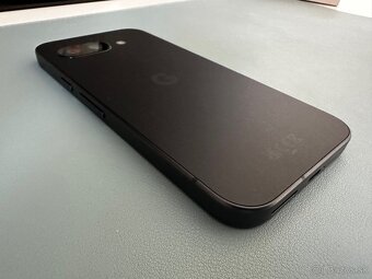 Google Pixel 9a (rezervovany) - 8