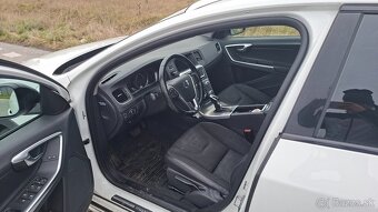 Volvo V60 Cross Country D4 Momentum AWD - 8