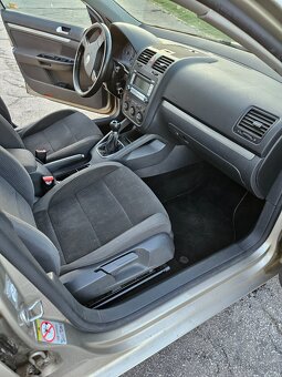 Predám VW Jetta,1.6 benzín, 75 kw - 8
