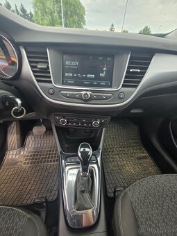 Opel Crossland X 1.2 Turbo Benzín (81 kW) • Automat • 2018 - 8