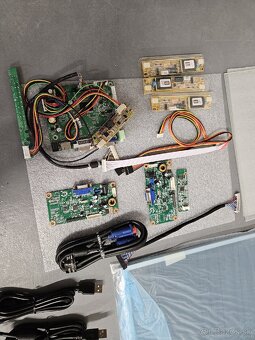 LCD obrazovka s dotykovym sklom - 8