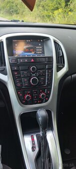 Predám Opel Astra 2.0 CDTI - 8