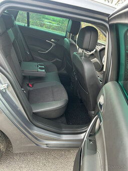 Opel Insignia Sports Tourer SW - 8