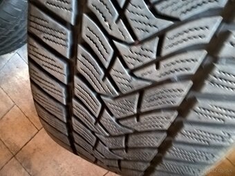 ZIMNÉ 225/45 R17 NOKIAN a DUNLOP cca 7-8 mm UŽ OD 35,-€/kus - 8