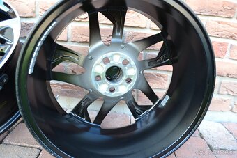 5x114,3 R17 Hlinikove disky Original Lexus CT - 8