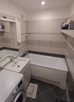 Ponúkam na predaj 3-izbový byt v centre mesta Krompachy - 8