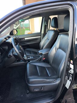 Toyota Hilux 2,4d 4x4 Slovenské 1.majitel - 8