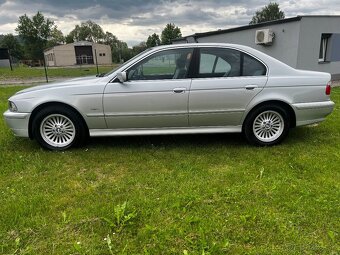 BMW Řada 5 525i PĚKNÝ STAV  - 8
