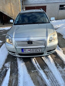Toyota Avensis Combi - 8