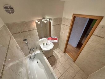 ZNÍŽENÁ CENA (74 m²) 3i BYT NA SÍDLISKU ZÁPAD S BALKÓNOM - 8