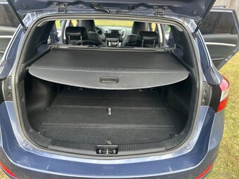 Hyundai i30 CW combi 1.6crdi - 8
